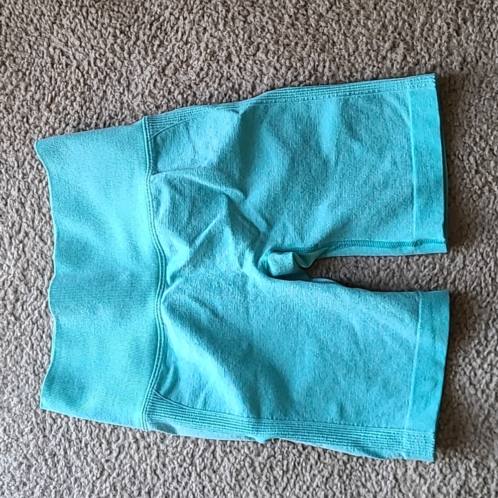 Small 0 2 4 Heathered Aqua Mint Blue Teal Butt Scrunch Biker Shorts